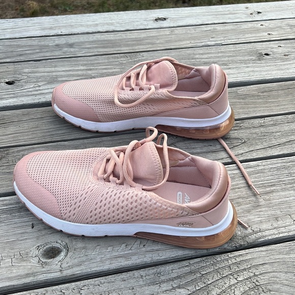 AVÍA - Picture 2 of 7